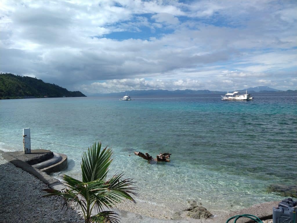 Peter's Dive Resort boat